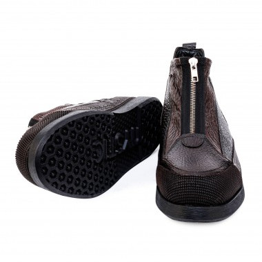 Mystic  Kahverengi  Erkek  Bot